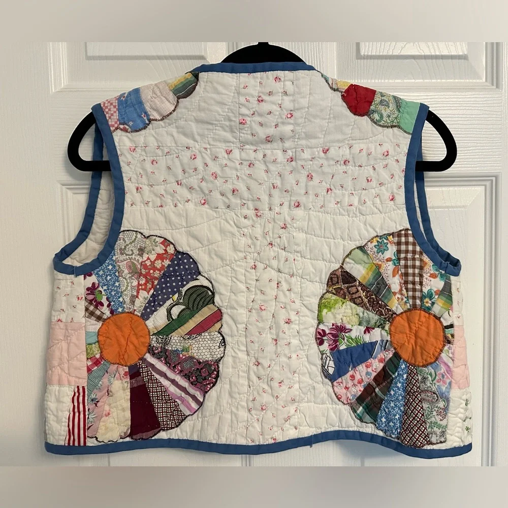 Upcycled vintage quilt vest - Picture 2 of 7